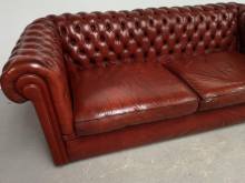 achat en ligne canapé chesterfield cuir vieilli style rétro vintage anglais à Bordeaux