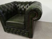 vente fauteuils chesterfield cuir vert vieilli vintage proche Paris