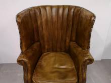 vends fauteuil chesterfield cuir ancien import Angleterre proche Paris