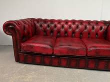 vente canapé chesterfield cuir rouge trois places style déco industrielle à Nancy