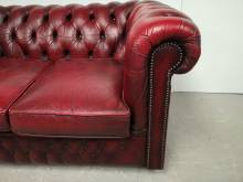 achat canapé chesterfield cuir bordeaux deux places vintage à Paris
