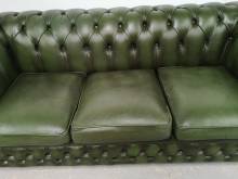 a acheter canapé chesterfield cuir vert trois places vintage style rétro à Paris