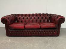 acheter canapé chesterfield cuir bordeaux trois places ancien style anglais à Marseille