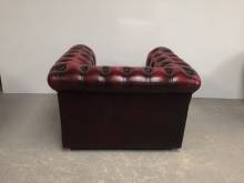 se faire livrer fauteuil chesterfield cuir rouge authentique proche Orléans