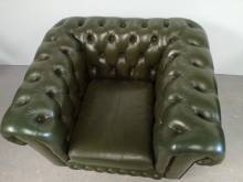 achat fauteuil chesterfield cuir vert style pubs anglais à Paris