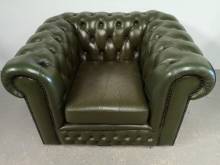 vente fauteuil chesterfield cuir vert style rétro à Paris
