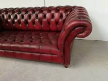 trouver canapé chesterfield cuir bordeaux trois places style rétro vintage à Orléans