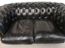vends canapé chesterfield cuir noir deux places véritable chesterfield  à Paris