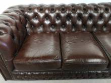 se faire livrer canapé chesterfield cuir marron trois places original proche Lyon
