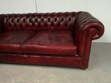 acheter en ligne canapé chesterfield cuir bordeaux trois places style rétro anglais à Lille