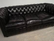 vente en ligne canapé chesterfield cuir noir trois places style déco loft à Lille