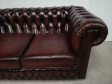 commander canapé chesterfield cuir bordeaux deux places style déco industrielle à Paris