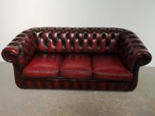 se faire livrer canapé chesterfield cuir bordeaux trois places deuxième main à Vannes