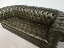 se faire livrer canapé chesterfield cuir vert trois places en France
