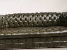acheter en ligne canapés chesterfield cuir vert vintage pour HCR style vintage en France