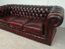 trouver magasin canapés chesterfield cuir bordeaux pour HCR proche Orléans