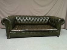acheter canapé chesterfield cuir vert trois places style anglais à Rouen