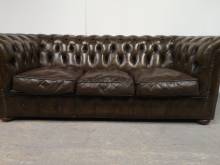 achat canapé chesterfield cuir vert trois places import direct Angleterre proche Chartres
