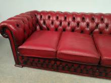 trouver magasin importation canapés chesterfield cuir rouge trois places proche Rennes