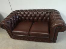 a vendre canapé chesterfield cuir marron deux places style déco loft proche Le Havre