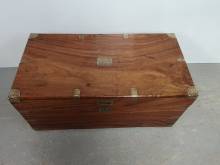 chercher coffre bois de camphrier style antiquités de marine proche La Rochelle