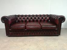 Acheter canapé chesterfield cuir bordeaux trois places vintage proche La Rochelle