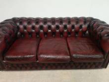commander canapé chesterfield cuir bordeaux trois places deuxième main proche La Rochelle