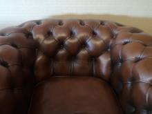 se faire livrer fauteuil chesterfield cuir marron deuxième main proche Paris
