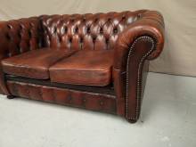 vends canapé chesterfield cuir marron deux places style retro à Lyon