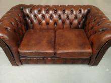 trouver canapé chesterfield cuir marron vieilli deux places style vintage proche Lyon