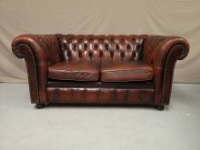 acheter canapé chesterfield cuir marron deux places vintage style anglais à Lyon