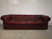 acheter canapé chesterfield cuir bordeaux quatre places style pubs anglais proche Paris