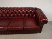 achat canapé chesterfield cuir bordeaux quatre places style décoration industrielle proche Paris