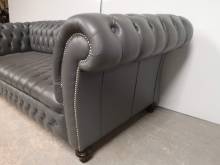 achat canapé chesterfield cuir vieilli gris vintage à Lille