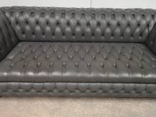 vente canapé chesterfield cuir gris trois places original proche Lille