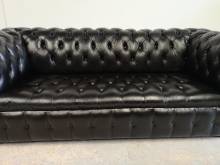 vends canapé chesterfield cuir noir trois places vintage anglais proche Rennes